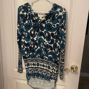 Lucy and Laurel long sleeve paisley top